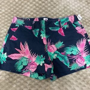 GAP floral shorts 🌺